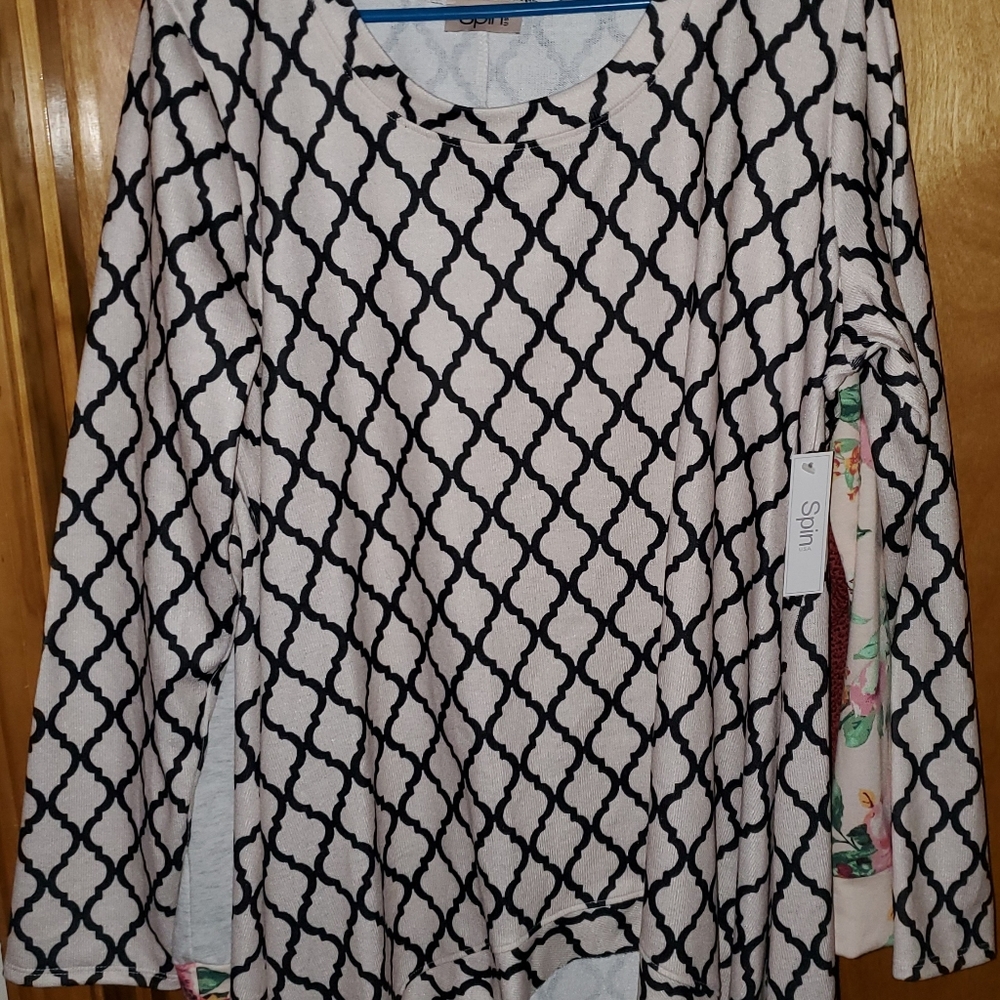 NWT Spin USA sm Tunic